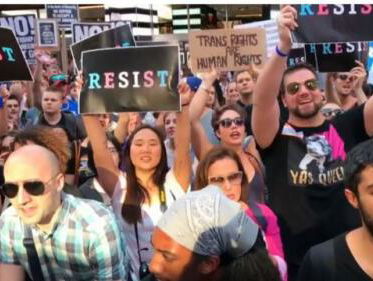 Trump tweet: transgenders niet meer welkom in leger VS