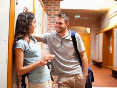 Flirtcoach Tom Gorny geeft luisteraar advies: "Wijs hem niet af om de kleur van z'n ogen!"