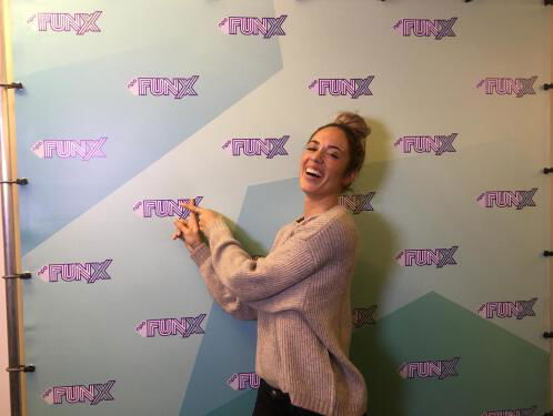 Karaokespel: Nienke Plas rapt mee met FunX Talent SXTEEN.. I LOVE IT!