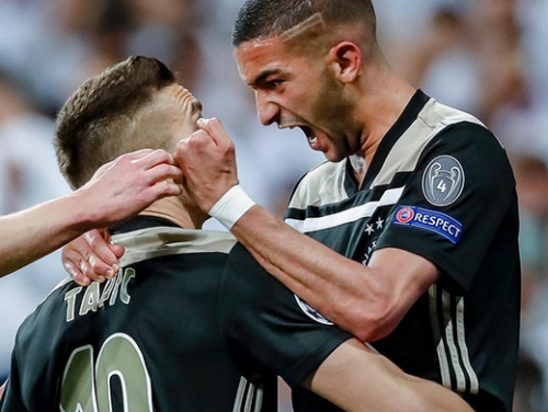 Ajaxfan Arco Gnocchi zweet zich kapot van de zenuwen voor vanavond!