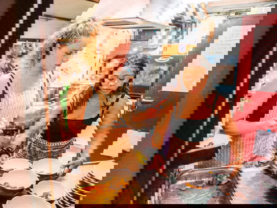 Elisa(17): "Veel mensen beseffen niet hoe anders de wereld kan zijn!"