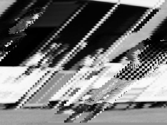 Max (24) en zijn voetbalteam trainen door avondlockdown om 07:00u 's ochtends