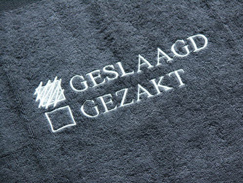 Geslaagd of gezakt? Meester Yasin belt live in de uitzending examenleerlingen