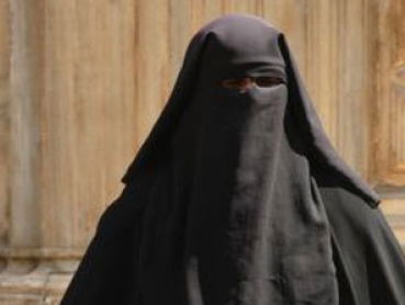 Maken en verkopen van boerka's plotseling verboden in Marokko!