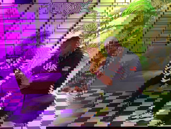 Delany en KM strijden tegen elkaar in "The 5 second rule"!