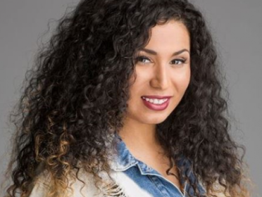 Ouassima vloog met Ronnie Flex over Nederland tijdens Bevrijdingsdag!