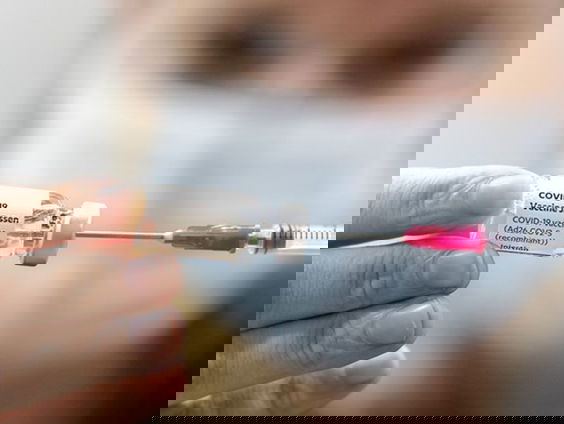 Darian (21) is gevaccineerd met Janssen: "Straks word ik alsnog uitgesloten"