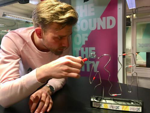 James Watss' zenuwen gieren door zijn lijf tijdens Sanders Speeddate!