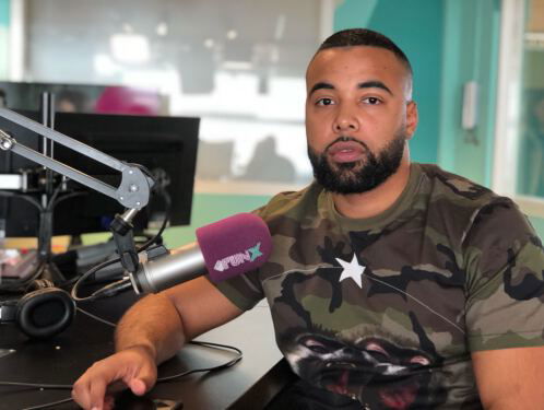 Morad en Shay doen een ballonnetje met Mula B!