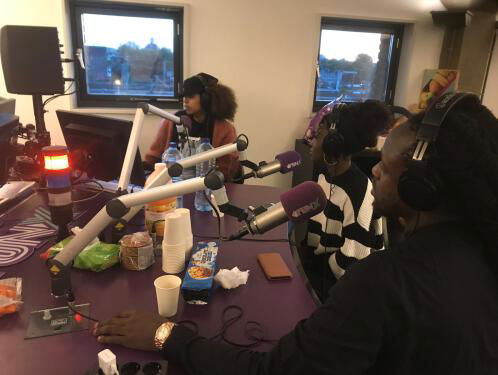 Akwasi: ''Ik wil eigenlijk gewoon terug gaan in tijd en een paar mensen poppen!''