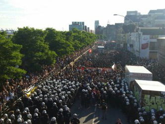 Anne Fleur demonstreert tegen de G20 in Hamburg!