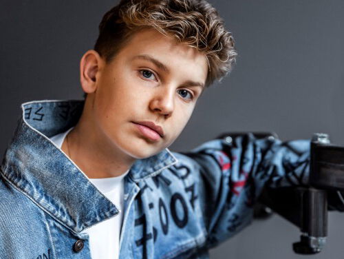 14-JARIGE DJ DJVM GAAT DRAAIEN OP FESTIVAL IN CHINA