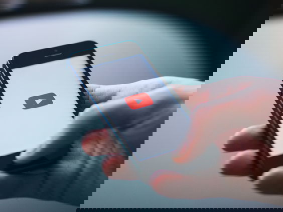 Youtuber Nylan (15): "Als je niet origineel bent, groei je niet op Youtube."