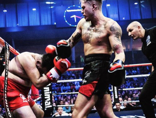 Merijn Brooklyn wint van Ezkimo: "Keihard gewerkt, zoveel gelaten"