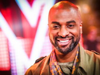 Dwight (The Voice) speelt Jezus in een modern jasje in The Passion: "Ze noemen hem een treitervlogger"