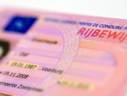 "Niet roken? Dan krijg je je rijbewijs!" Werkt deze afspraak wel of niet? Luisteraars reageren.