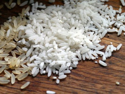 Morad & Shay testen of er plastic in Basmati rijst zit!
