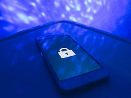 "Ik heb mijn naakte video geüpload" Dit moet je weten over seksbots op Insta!