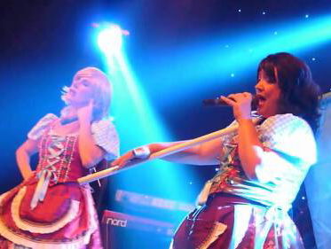 WAAROM DAN?? Het eerste spel met 'Schlagerstrafpunten'.