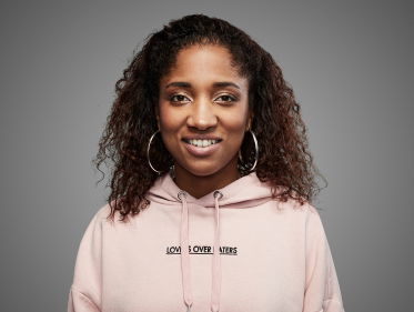 Dichter Marassa is trots op haar voorouders: "Zij namen de vrijheid terug!"