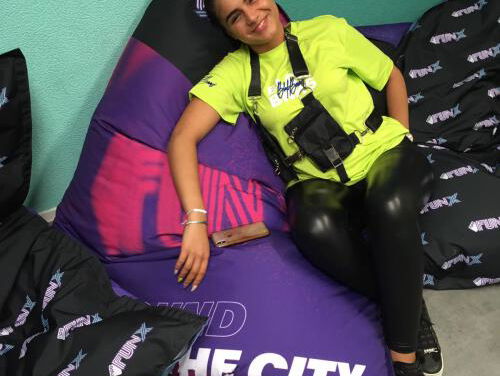 Alleskunner Numidia zingt 'Chale' op o.a. Mozart en volksmuziek.