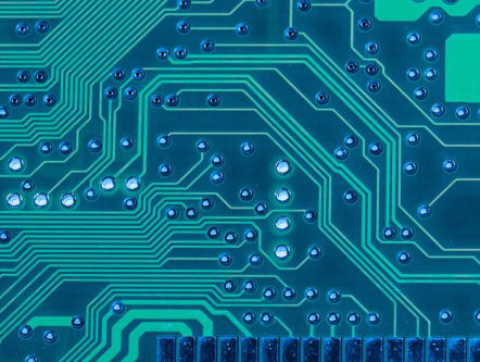 Biohacking is de toekomst! Peter heeft een chip in zijn hand