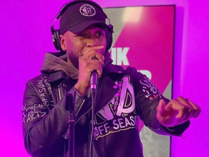 ANGELO KING DROPT NIEUWE TRACK ''GINA'' MET BOLLEBOF EN DIZTORTION