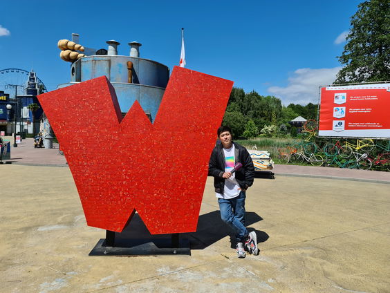 Reporter Marvin bezoekt een pretpark in de 1,5m samenleving