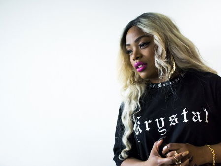 I Am Aicha praat over naaktfoto's