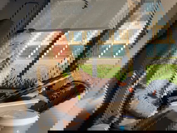 Buschauffeur Lizette (23): "Mensen vergeten wel eens laptops in de bus"