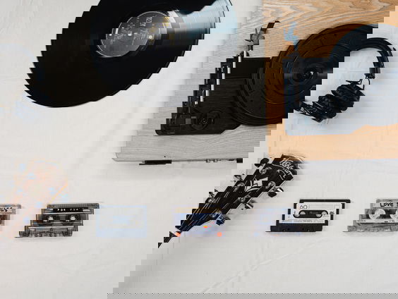 AOTM Djahboy komt met nieuwe track 'Throw Dem'.