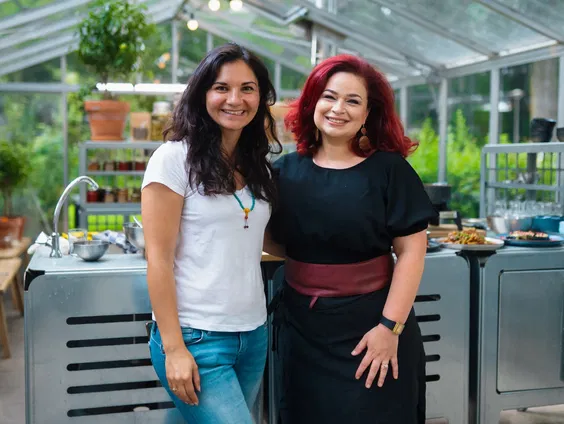 Mehrnoesh Forouzandeh en Vina Moustapha over Wereldvluchtelingendag