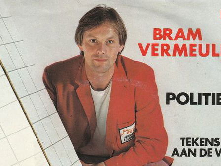Bram Vermeulen met 'Politiek' in Half zes, half zacht