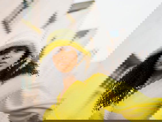 Andrew belt met Kymara over haar nieuwe single 'Home'.