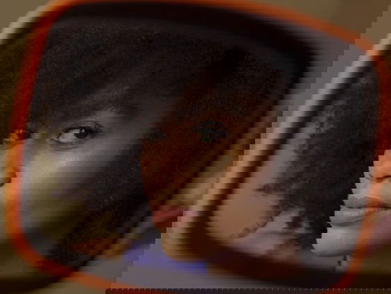 Joya Mooi vertelt over haar hoopvolle nieuwe EP Blossom Carefully