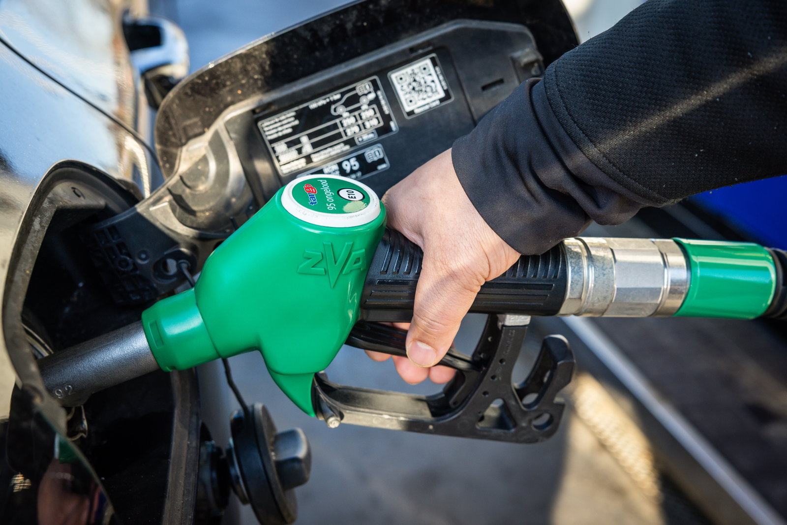 Shell Npo Moet de miljardenwinst van Shell worden beteugeld? | NPO Radio 1