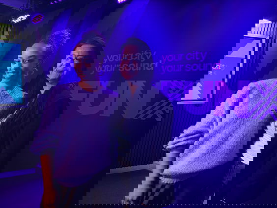 Samen eten voor een groter doel: interculturele iftar in Schiedam steunt kinderen in Gaza