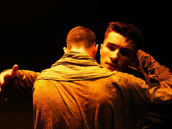 Ali Zanad & Emoves: Omweg Naar Huis