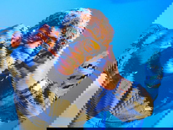 Reporter Camille doet analoge shoot met AOTM Yengi!