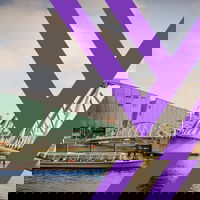 Arnhemse kunstenaar Yrene vindt thuisgevoel in Zuidoost – via… een haakles