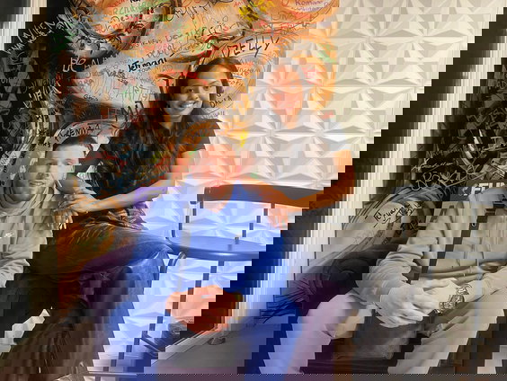 Haagse artiest Ginos deelt persoonlijk verhaal in nieuwe track ‘Spiegel’