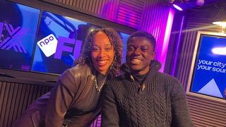 KERSTAVOND BIJ FUNX: RODNEY STRAALT IN DE STUDIO