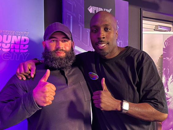 Dakloze Hadjer vond portemonnee, nu is zijn hele leven veranderd