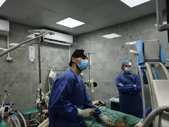 Nederlandse dokter Salih el Saddy helpt in ziekenhuis Gaza!