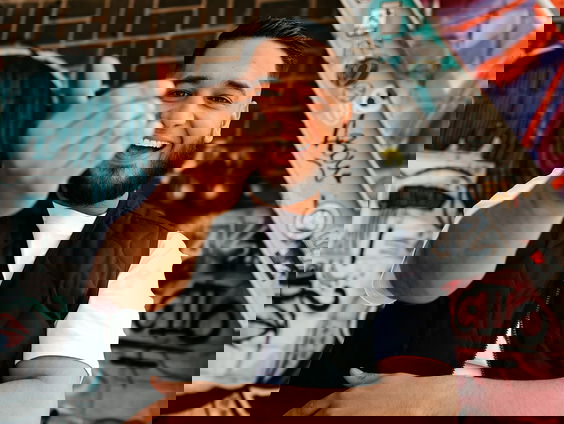 Uit het niets zingt Delany een prachtige cover van Pony!!