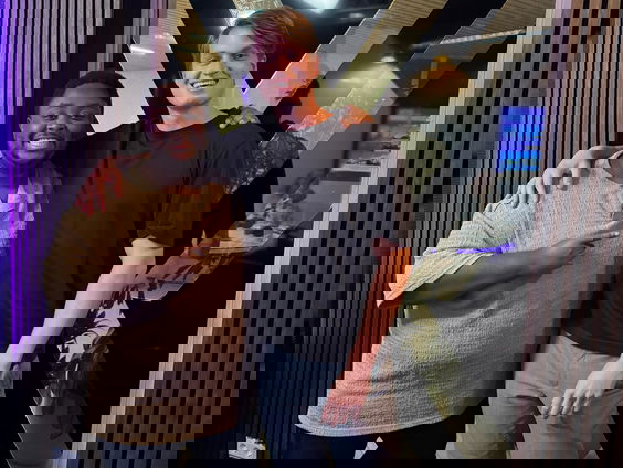 Chris rent de marathon op sokken voor Alzheimer-onderzoek