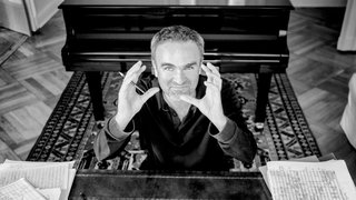 Componist, dirigent en klarinettist Jörg Widmann in de studio