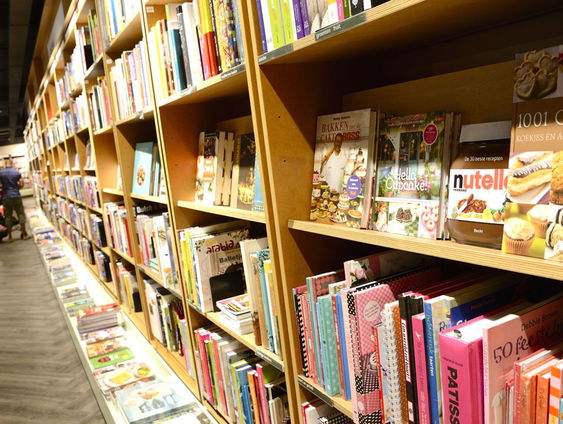 Het Nederlands Letterenfonds reikt voor het eerst de Vertaaltalentprijs uit