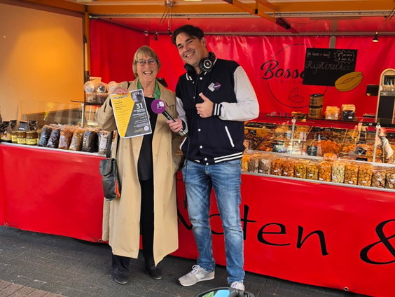 Stembus: de markt in Ommen
