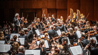 In gesprek met dirigent Hartmut Haenchen over zij eerste keer leiden van Ma ...